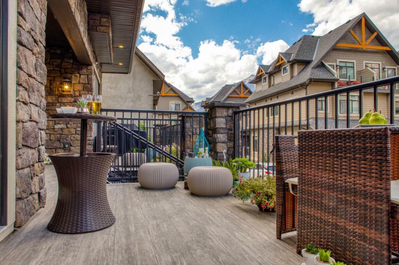 Nomad By Samsara Resort - Panorama Top View - 4Br & 5Bth キャンモア エクステリア 写真